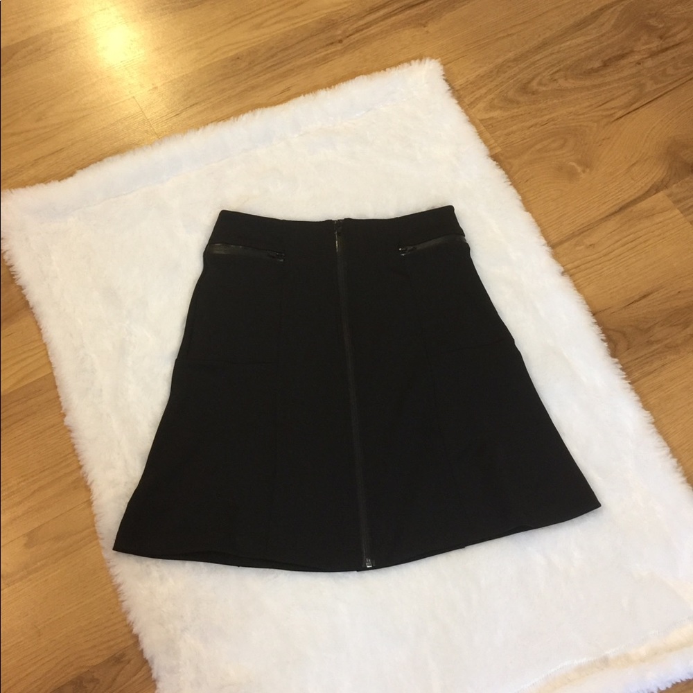 Worthington Black Zippered Skirt
